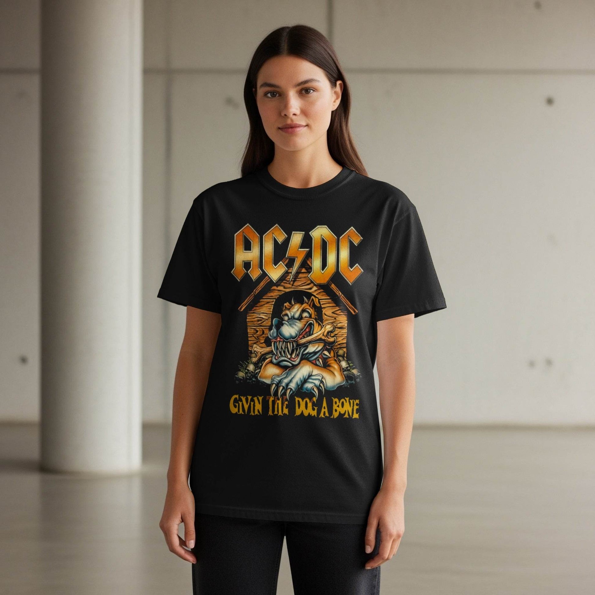 Animals Giving The Dog A Bone Halftoned T-Shirt Design - halftone PNG for T-shirts – Sue Opperman Halftones